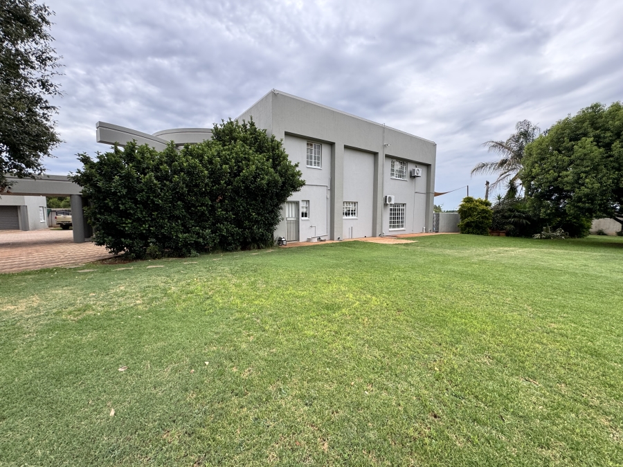 4 Bedroom Property for Sale in Wilkoppies North West